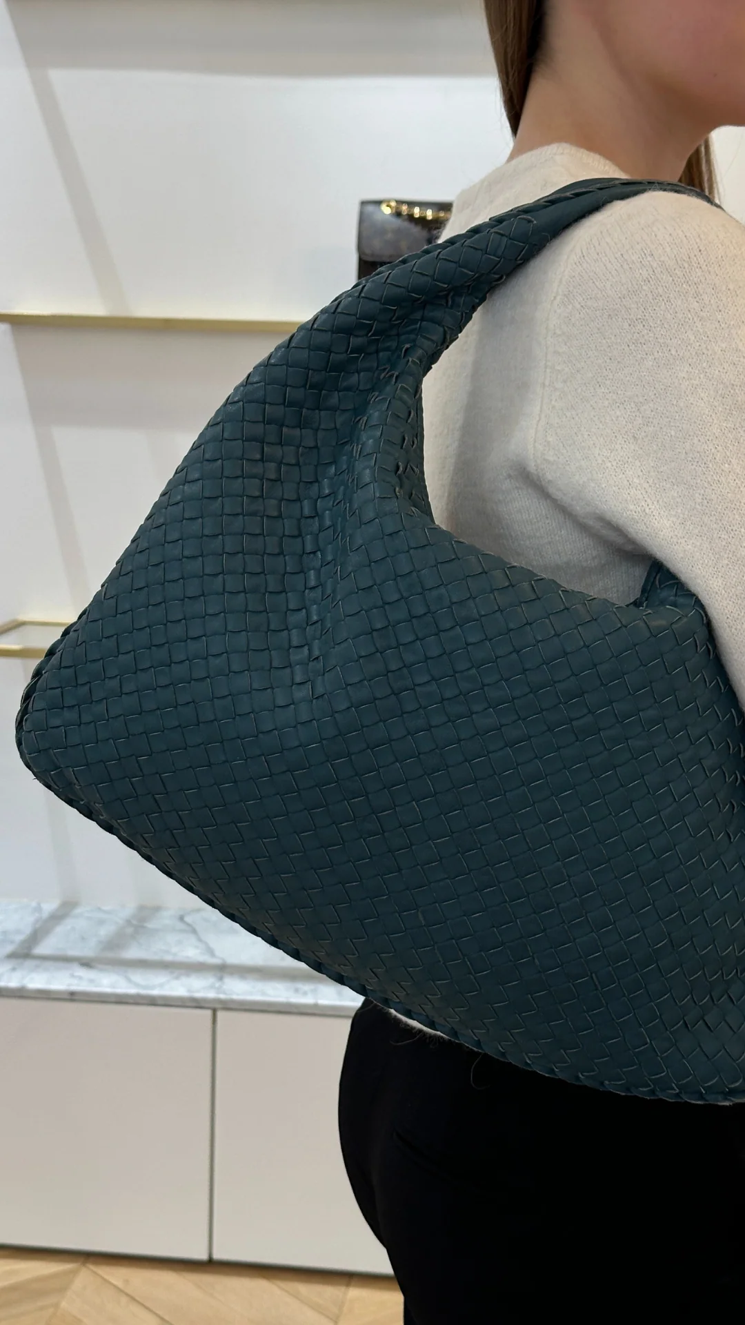 Bottega Veneta Intrecciato Hobo Bag Green - Image 8