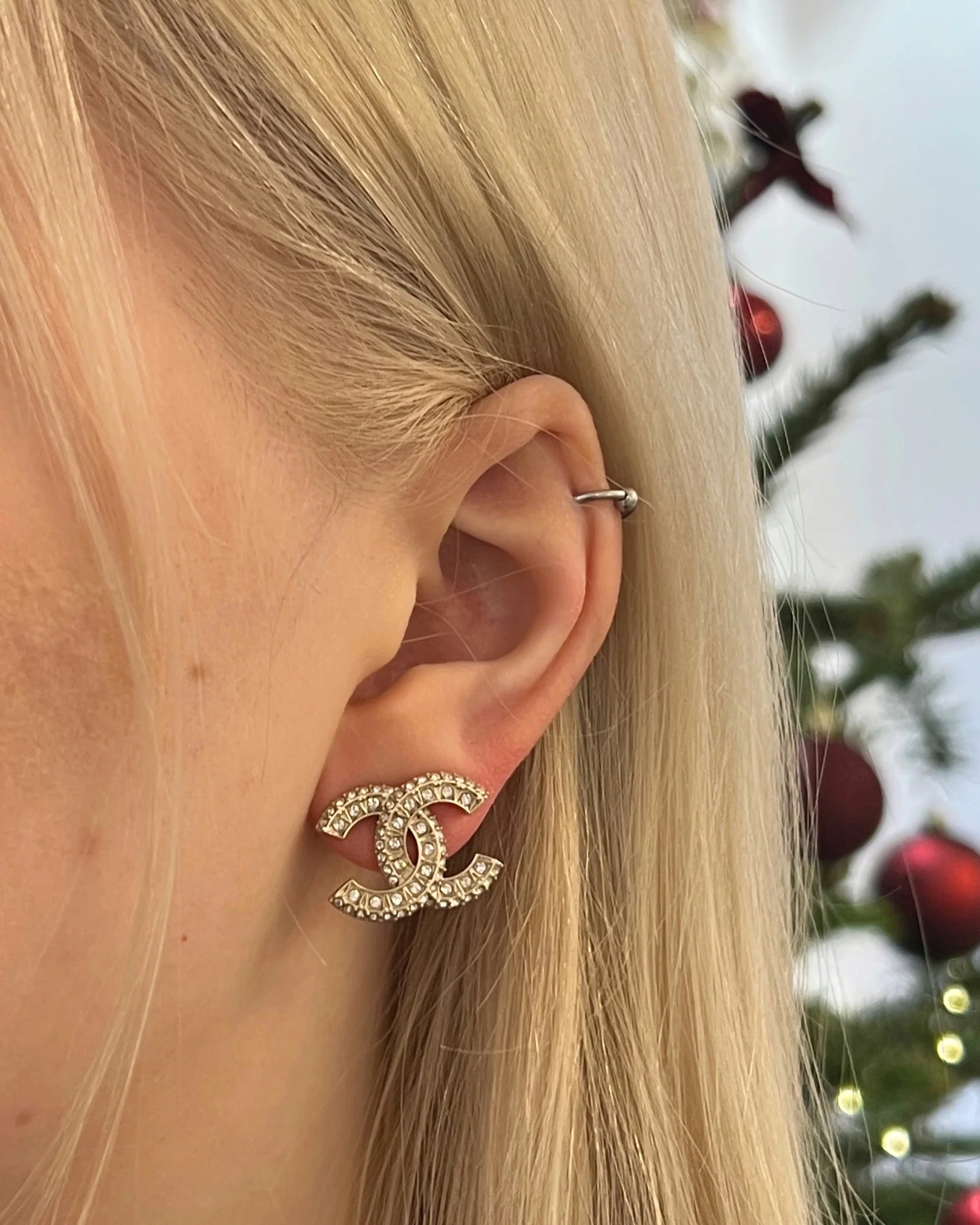 Chanel CC Champagne Rhinestone Earrings - Image 6
